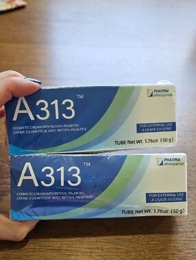 (2)Cosmetic Cream with Retinyl Palmitate